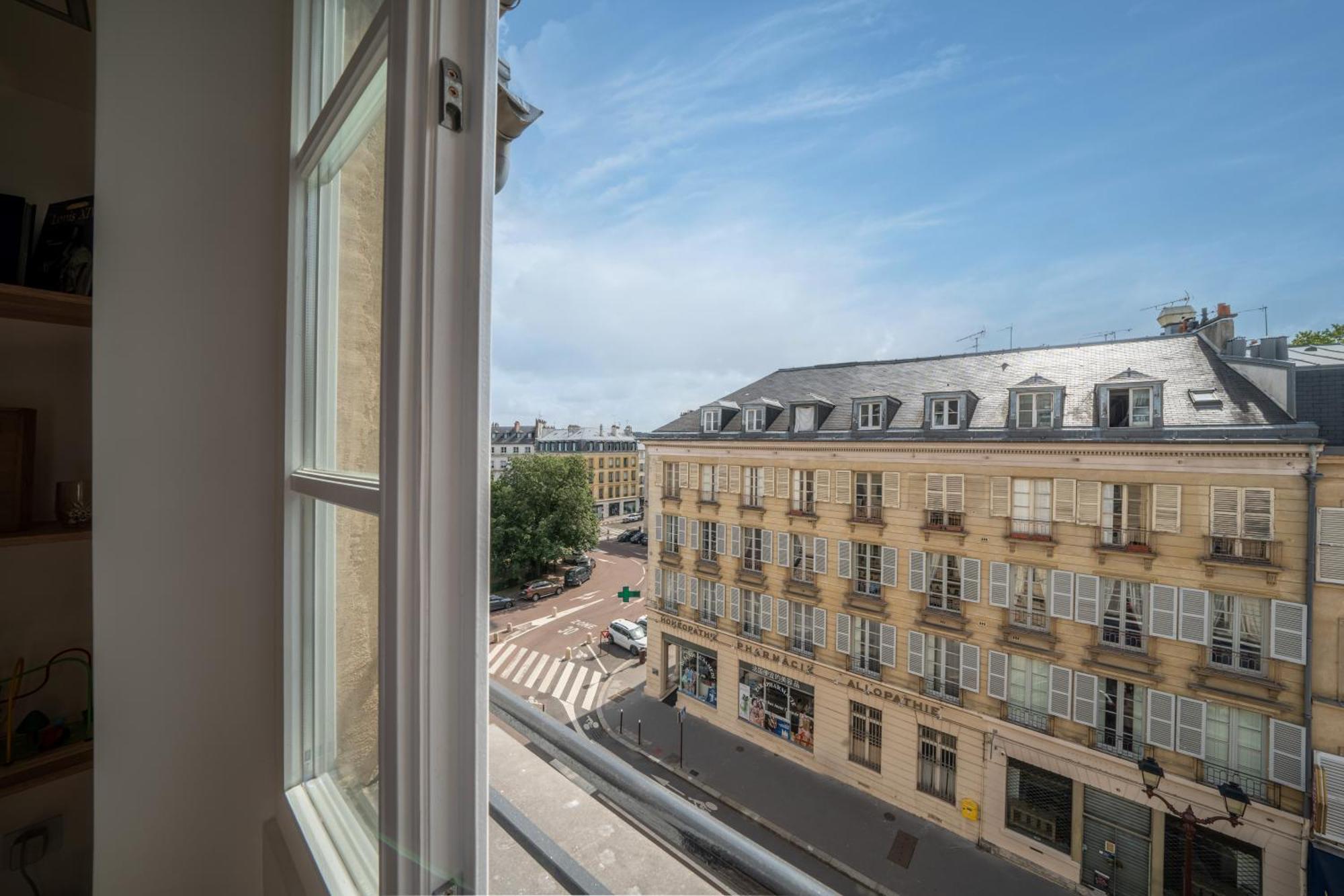 Le Versailles Soleil Classe 3 Etoiles Charme & Vue Chapelle Royale מראה חיצוני תמונה